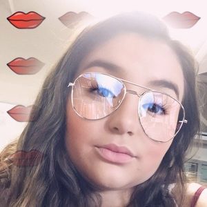 Meet your Posher, Victoria